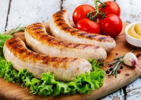 طريقة عمل نقانق الدجاج