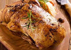 طريقة عمل بط مشوي بالفرن