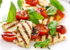 طريقة عمل حلوم مشوي مع طماطم