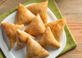 طريقة عمل حشوة بيتزا للسمبوسة