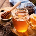 ما أعراض حساسية العسل؟