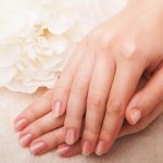 5 وصفات لتبييض اليدين بالليمون