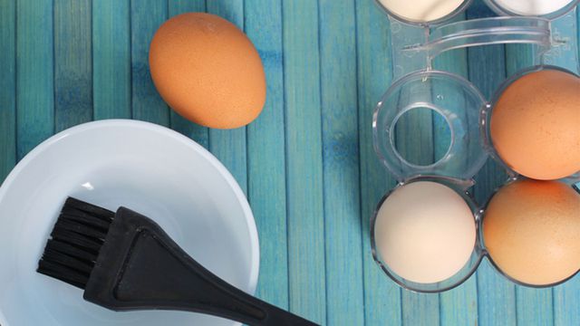 ما فوائد بياض البيض للشعر؟
