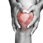 5 طرق لتخفيف أوجاع الساقين والركبتين