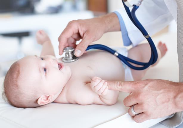 ما هي اسباب سرعة ضربات قلب الطفل الرضيع؟