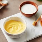 طريقة عمل ماسك العسل واللبن للوجه