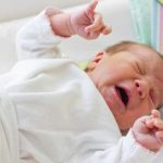 متى تكون تشنجات الرضع خطرًا؟