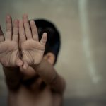 كيف أعرف أن تم التحرش بأبني ؟