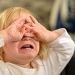كيف أتعامل مع نوبات الغضب عند أبني ؟