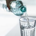 هل شرب الماء يجمل بشرتك؟