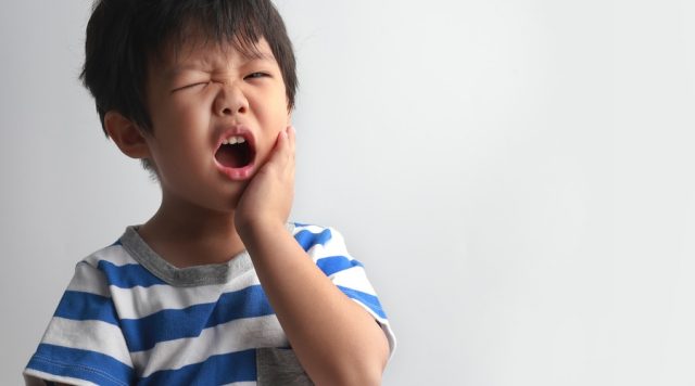 ما اسباب تسوس الاسنان عند الاطفال
