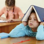 ما أسباب التأخر الدراسي عند الأطفال وطرق علاجه ؟