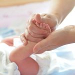 فوائد تدليك الرضيع بزيت الزيتون
