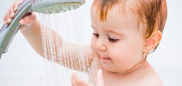 اضرار عدم استحمام الرضيع