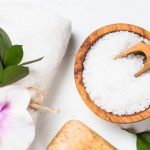 ما الفرق بين مقشر الملح ومقشر السكر ؟