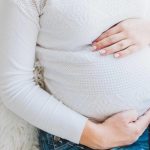 ماذا يحدث للجنين عندما تبكي المرأة الحامل؟
