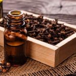 طرق تنعيم الشعر بالقرنفل
