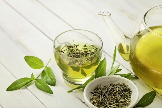 ما فوائد الشاي الأخضر للبشرة ؟