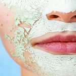 طرق علاج البشرة الجافة المقشرة