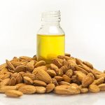 أفضل الزيوت لترطيب الشعر الجاف بعد الاستحمام