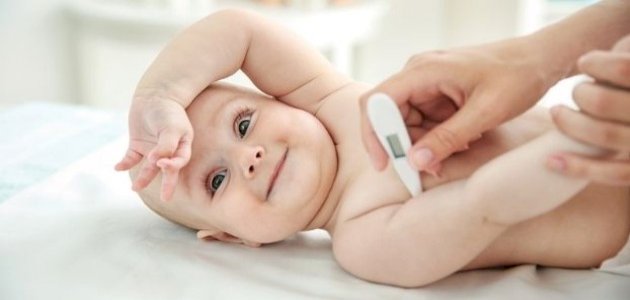 ما أعراض ارتفاع حرارة الرضيع من دون سبب ؟