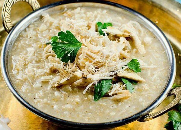 طريقة عمل شوربة الفريكة بالدجاج