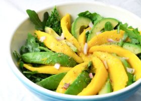 طريقة عمل سلطة الأفوكادو بالمانجو