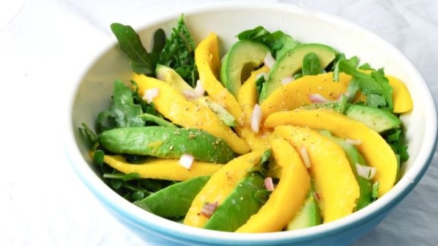 طريقة عمل سلطة الأفوكادو بالمانجو