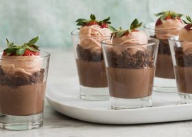 طريقة عمل حلى كاسات بالشوكولاتة