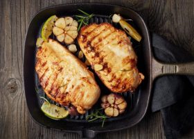 طريقة عمل صدور الدجاج المتبل لمرضى السكر