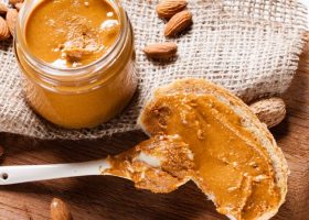 طريقة عمل زبدة اللوز لمرضى السكر