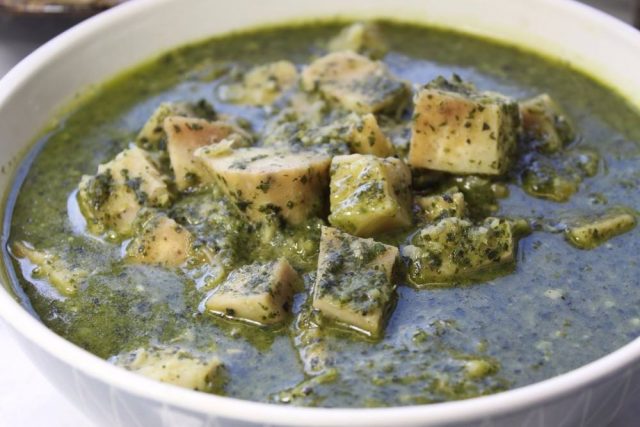 طريقة عمل حساء القلقاس الأخضر