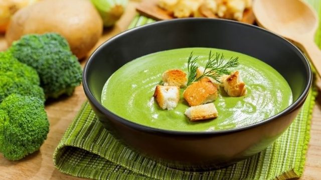 طريقة عمل شوربة البروكلي بدون كريمة دايت