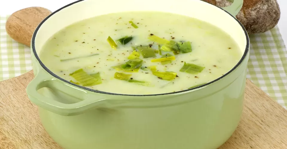 طريقة عمل شوربة البطاطا والكرات