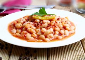 طريقة عمل ايدام الفاصوليا البيضاء بالطماطم