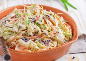 طريقة عمل سلطة الملفوف والجزر