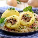 طريقة عمل محشي البطاطس بالأرز