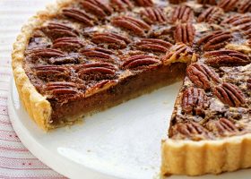 طريقة عمل فطيرة الشوكولاتة بالبيكان