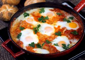 طريقة عمل بيض تركى بالجبن