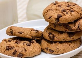 طريقة عمل كوكيز بالشوكولاتة سهل وسريع