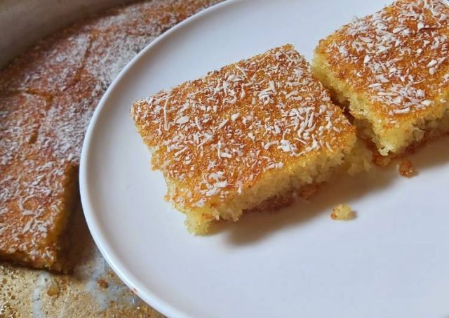 طريقة عمل بسبوسة بجوز الهند