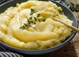 طريقة عمل ماش بوتيتو مشوية بالثوم