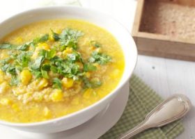 طريقة عمل شوربة العدس مع الذرة