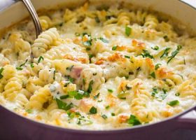 طريقة عمل المكرونة بالكريمة والخضار