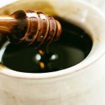 ما فوائد اللبن بالعسل الاسود ؟