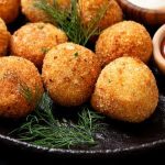 طريقة عمل كبة البطاطا بحشو البصل والسماق