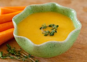 طريقة عمل شوربة الجزر بالزنجبيل الكريمى