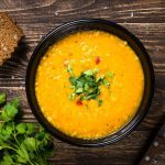 طريقة عمل شوربة العدس بالكينوا