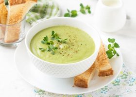 طريقة عمل شوربة الكوسا بالكاري