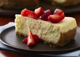 طريقة عمل تشيز كيك الزبادي بالفرن